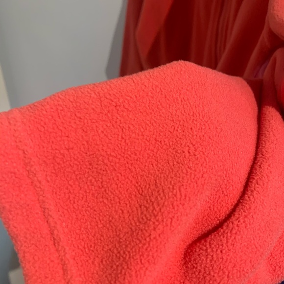 Cropped hot pink zip hoodie - Picture 2 of 2